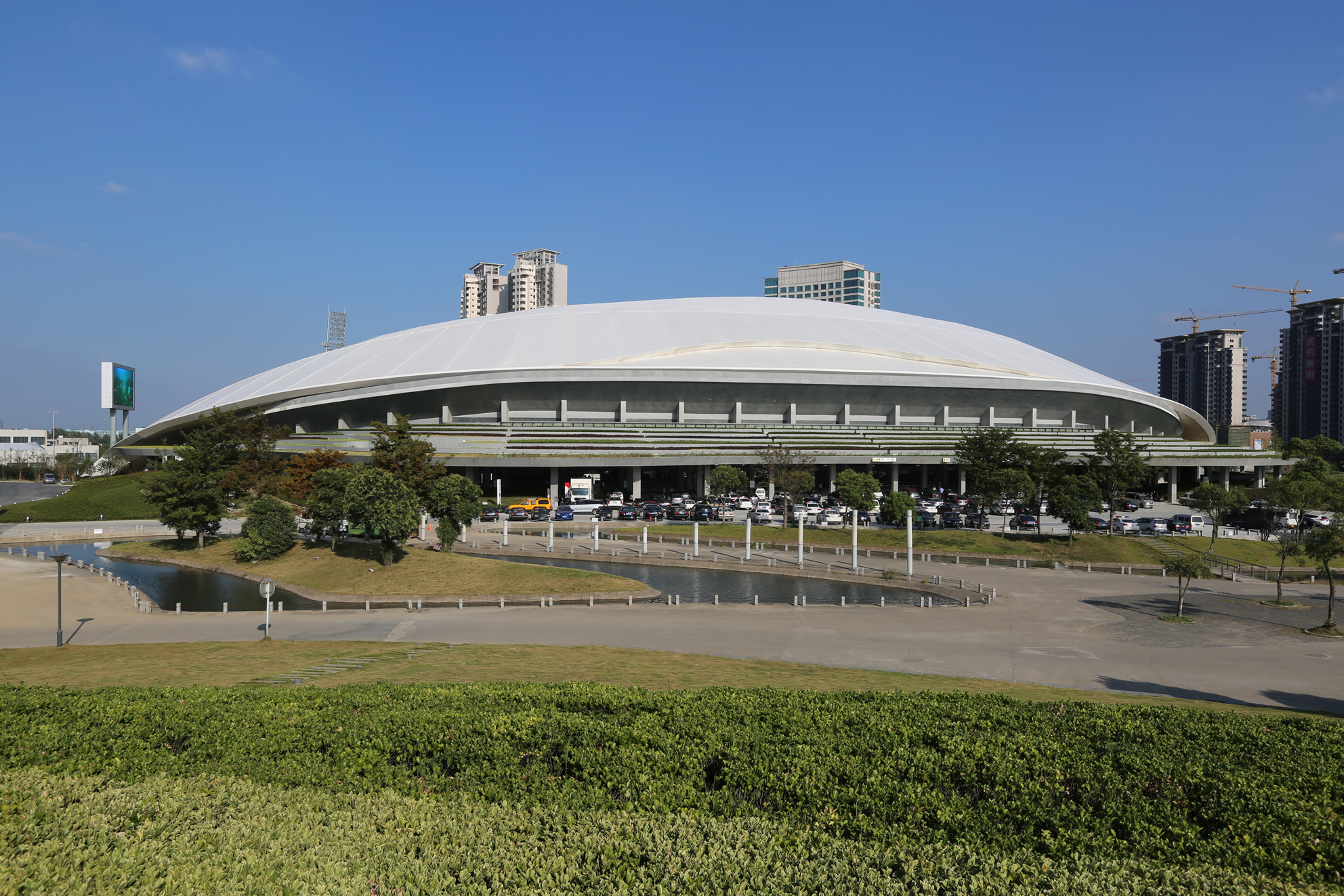 上海宝冶集团承建的扬州体育公园体育场正式启用