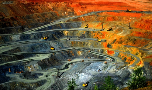 太钢尖山铁矿采矿场超额完成预算目标