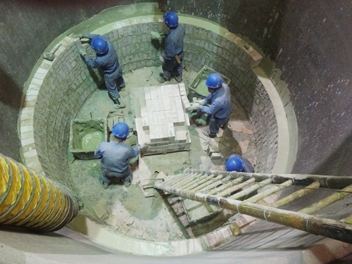 关于协会 理事名单1989年,公司仅有一个95人的班组在宝钢负责钢包砌筑