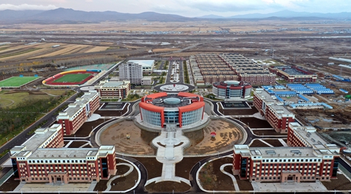 凝心聚力找市场 精细管理干工程